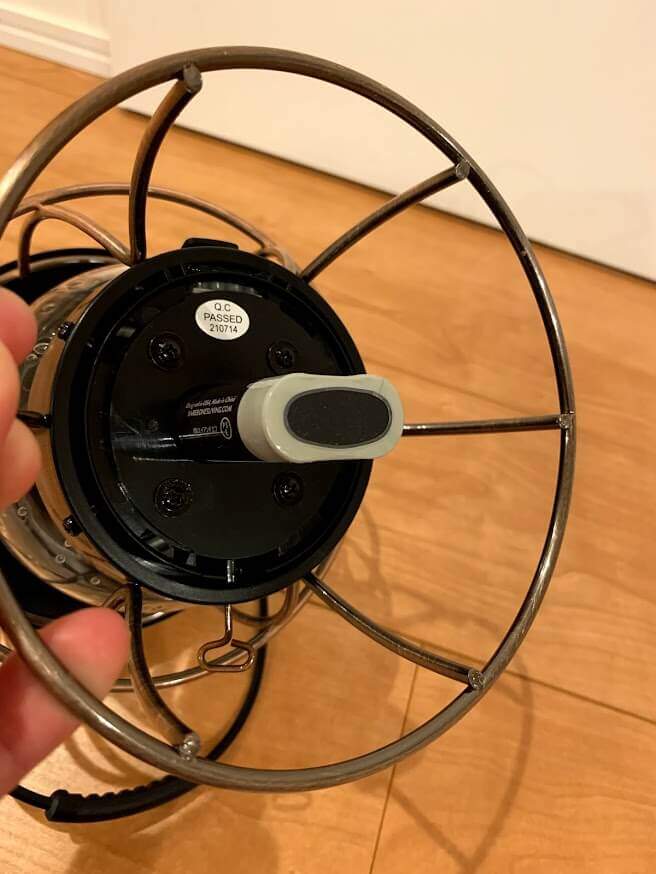 レイルロードランタン 電池挿入