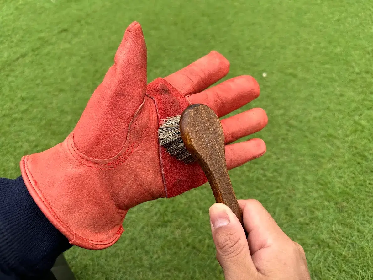 キャンプグローブ 手入れ ブラシ